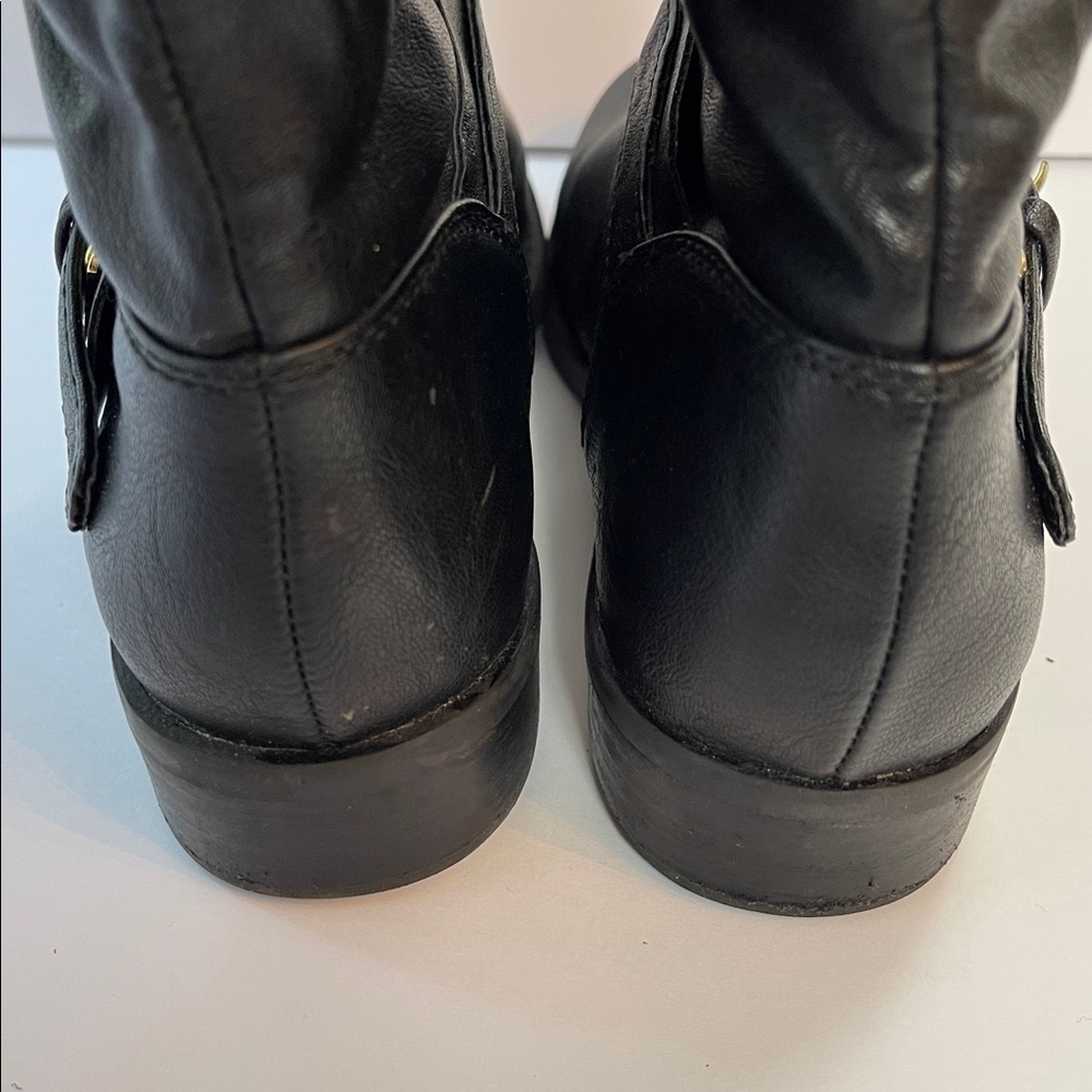 BLACK RIDING BOOTS WITH GOLD BUCKLE DETAIL - Picture 8 of 11